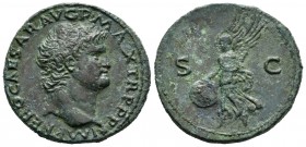 Nerón. As. 65 d.C. Roma. (Spink-1976). (Ric-312). Rev.: S C. Victoria alada de pie a izquierda con escudo inscrito (SPQR). Ae. 12,13 g. MBC/MBC-. Est....