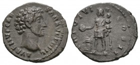 Marco Aurelio. Denario. 151-2 d.C. Roma. (Spink-4790). (Ric-453a). Rev.: TR POT VI COS II. Genio de la Armada en pie a izquierda realizando sacrificio...