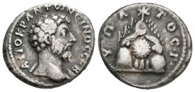 Marco Aurelio. Didracma. 161-180 d.C. Capadocia. (Gic-1661). Rev.: Monte arageo, alrededor leyenda. Ag. 5,39 g. MBC. Est...90,00.