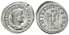 Maximino I. Denario. 238 d.C. Roma. (Spink-8314). (Ric-6). Rev.: P M TR P IIII COS P P. Maximiano en pie a izquierda con cetro entre dos estandartes. ...