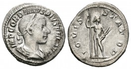 Gordiano III. Denario. 241 d.C. Roma. (Spink-8674). (Ric-112). Rev.: IOVIS STATOR. Júpiter en pie a derecha con lanza y rayos. Ag. 3,11 g. MBC. Est......