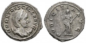 Herenia Etruscila. Antoniniano. 250-51 d.C. Roma. (Spink-9494). (Ric-58b). Rev.: PVDICITIA AVG. Pudicita en pie a izquierda con velo y cetro. Ag. 5,08...