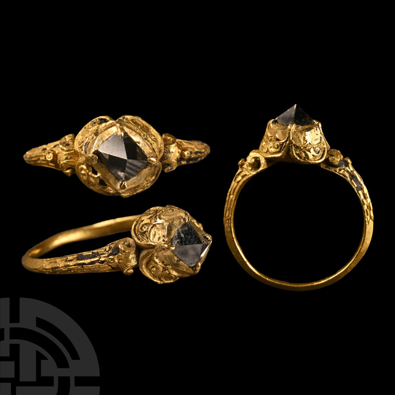 Elizabethan Gold Ring with Diamond Crystal
Circa 16th century A.D. Composed of ...