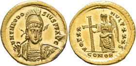 Theodosius II, 402-450. Solidus (Gold, 21 mm, 4.42 g, 12 h), Constantinopolis, 420-422. D N THEODO-SIVS P F AVG Pearl-diademed, helmeted and cuirassed...