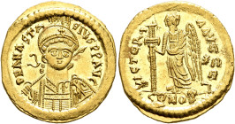 Anastasius I, 491-518. Solidus (Gold, 20 mm, 4.50 g, 6 h), Constantinopolis, circa 492-507. D N ANASTA-SIVS P P AVG Pearl-diademed, helmeted and cuira...