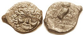 KAMARINA, Æ12 (Onkia), 420-405 BC, Facing Gorgon head/Owl stg r hldg lizard, 1 pellet, S1064; Ex-Roma as VF, I suppose it is, sl off-ctr on elongated ...