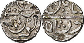 India. Confederación Maratha. (hacia 1820). Ali Gauhar. Peona. 1 rupia. (KM. 347). Varias pequeñas contramarcas, habituales en esta emisión. 11,04 g. ...