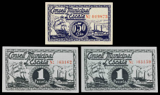 L'Escala. 50 céntimos y 1 peseta (dos). (T. 1068c y 1069b). 3 billetes, todos los de la localidad. EBC-/EBC+.