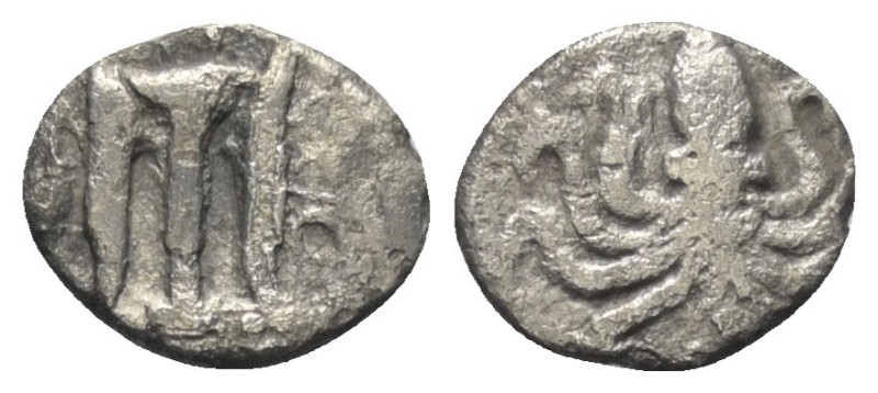 Bruttium. Kroton.

 Triobol (Silber). Ca. 525 - 425 v. Chr.
Vs: Dreifuß mit R...