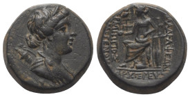 Lydien. Philadelphia.

 Bronze. 2. - 1. Jhdt. v. Chr.
Vs: Büste der Artemis mit Diadem, Bogen und Köcher rechts.
Rs: Apollon mit Patera nach links...