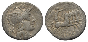 P. Maenius Antiaticus.

 Denar (Silber). 132 v. Chr. Roma.
Vs: Kopf der Roma mit geflügeltem Greifenkopfhelm rechts, im Feld links Wertzeichen.
Rs...