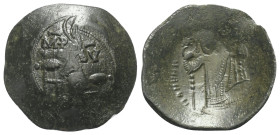 Manuel I. Comnenus (1143 - 1180 n. Chr.).

 Aspron Trachy (Billon). Constantinopolis.
Vs: Vs: Jungfrau Maria en face thronend, auf ihrem Schoß Büst...
