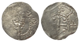 Niederlande. Tiel. Heinrich II. (1002 - 1024).

 Denar (Silber).
Vs: Kopf frontal mit Krone.
Rs: Kreuz mit je einer Kugel in den Winkeln. 

16 m...