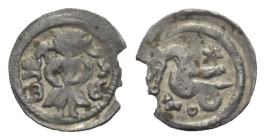 Ungarn. Bela IV. (1235 - 1270).

 Denar (Silber).
Vs: B - E. Herrscher mit Szepter frontal stehend.
Rs: Drache nach links, daneben Rosette und Pun...