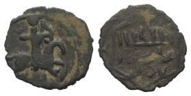 Rum-Seldschuken. Mas'ud II., 1. Regierung (679 - 697 H. / 1280 - 1298).

 Fals (Kupfer). Ohne Jahr. Ohne Münzstätte.
Vs: Reiter, der seinen Bogen h...