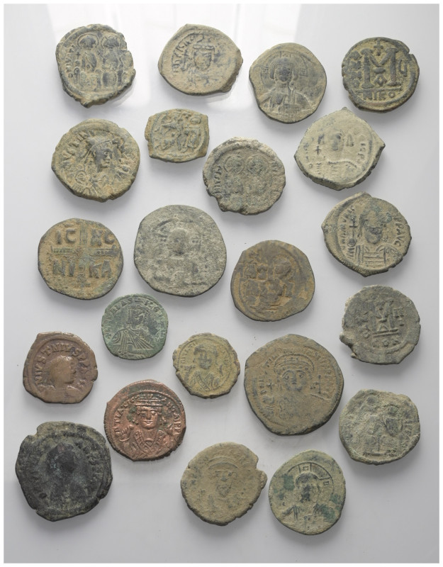 Byzantinische Münzen - Lots.


Verschiedene Herrscher.

Lot (22 Stück, Bron...