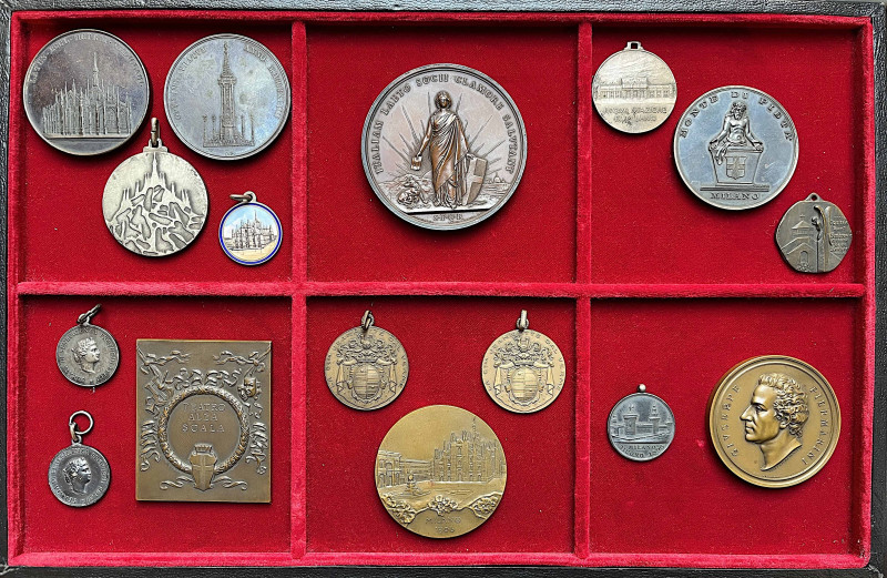 MILANO. Lotto di sedici medaglie.

Esemplari raffiguranti monumenti e luoghi c...