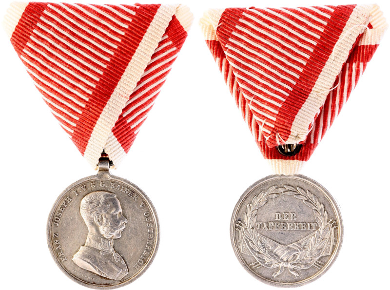 Austria Bravery Medal "Der Tapferkeit" II Class Type IV 1914 - 1916 

Barac# 8...