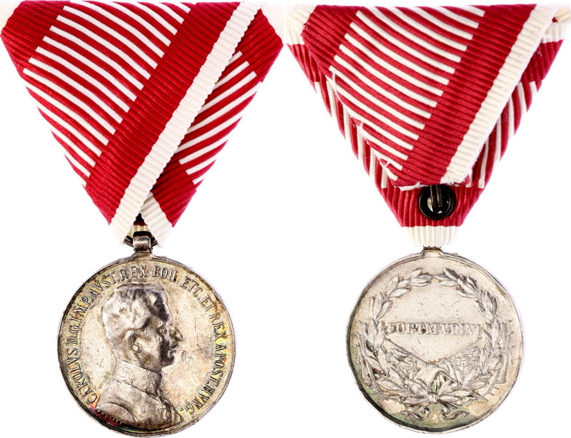 Austria Bravery Silver Medal "Der Tapferkeit" II Class Type IV 1917 - 1918 

B...