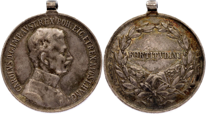 Austria Bravery Silver Medal "Der Tapferkeit" II Class Type IV 1917 - 1918 

B...