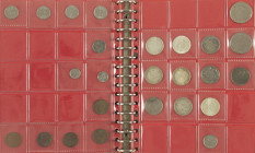 Coins Netherlands in albums - Small collection Netherlands a.w. Juliana silver, added 15 various 2 Euro coins