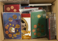 Coins Netherlands in boxes: Euros - Lot with appr. 24 Euro Starterkits, added some various EU-eurosets