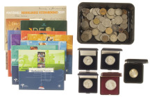 Coins Netherlands in boxes: Euros - Box with Euro coins in sets and cassettes, also some miscellaneous a.w. Juliana silver