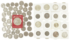 Coins Netherlands and Oversea in boxes - Box with various post-war coins a.w. 50 Gulden pcs. and Neth. Antilles 25 Gulden 1976