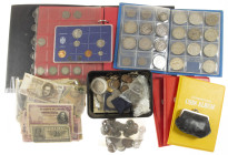 Coins Netherlands Oversea in boxes - Box with a nice mix of Dutch coins, copper coins Neth. Indies (incl. VOC) and world (a.w. silver half dollars 196...