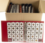 Coins Netherlands in large boxes - cannot be shipped - Moving box with 10 Beatrix collections without silver, mostly FDC and UNC