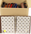 Coins Netherlands in large boxes - cannot be shipped - Moving box with 9 albums coins Juliana & Beatrix