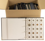 Coins Netherlands in large boxes - cannot be shipped - Moving box with 10 Beatrix collections without silver