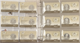 Medals in albums - Netherlands - Collection 'Pracht Parelsnoeren', 12 silvered medals in coincards in spec. album, issued by KNM