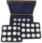 Medals in boxes - Netherlands - Wooden cassette containing 36 silver medals 'Beatrix Koningin der Nederlanden'