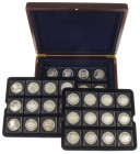 Medals in boxes - Netherlands - Cassette 'Willem Alexander en Máxima' containing 24 sterling silver medals