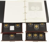 Medals in boxes - Netherlands - Four cassettes 'Herslagen zeldzame munten Nederland' containing in total 91 gilt coin imitations - with documentation