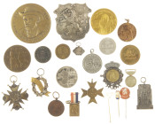 Medals in boxes - Netherlands - Nice lot of medals incl. Aardbeving Japan 1923, Nationaal gedenkteken 1869, Piccaluga token, Surhuisterveen 40 oord si...
