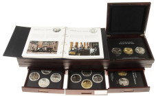Medals in boxes - Netherlands - Collection 'Ons nationale erfgoed' in 9 cassettes containing in total about 44 large format silvered, gilt or otherwis...