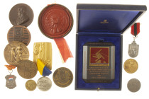 Medals in boxes - Netherlands - Lot various medals incl. plaque 1967 'Luchthaven Schiphol' awarded to Mr. G. van Hall