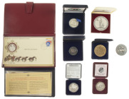 Medals in boxes - Netherlands - Lot modern medals, many silver, incl. 'Arnhem city of peace' 1994, '60 jaar Spar' 1992, '10e Public Relations Wereldco...