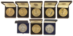 Medals in boxes - Netherlands - Lot of 8 large format medals in boxes incl. 'Restauratie Michaeliskerk Zwolle', Cats and Frans Hals