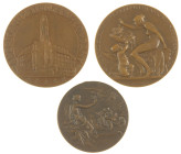 Medals in boxes - Netherlands - Lot of 3 medals: 'American Petroleum Company 1928', 'Prijspenning Automobielen z.j.' and 'Prijspenning namens Van Kemp...