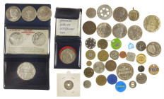Medals in boxes - Netherlands - Small lot various tokens incl. silver 25 Ecu Huygens, also some world