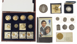 Medals in boxes - Miscellaneous - Lot medals incl. 'Marriage Charles & Diana 1981' silver, some silver prize medals and 'Onthulling standbeeld Rembran...