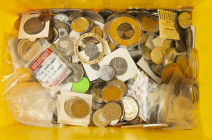 Medals in boxes - Miscellaneous - Box with approx. 7kg various medals and coins, better than usual selection