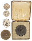Medals in boxes - Miscellaneous - Belgium - Lot of 5 medals incl. 'Centenaire de la Société de la Providence 1938' in box, '50 years Banque de Congo B...
