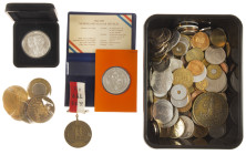 Medals in boxes - Miscellaneous - Box medalstokens etc. incl. Proba's and a silver medal