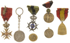 Orders and decorations - Miscellaneous - Belgium, WWI-WWII, lot of four medals, including Ysermedaille and Orde Leopold II, added three coins