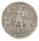 Miscellaneous - Coins in jewellery - Cylindrical silver box ('stuiverdoosje') with loose lid; on bottom and lid 'vroedschapspenningen' Alkmaar (differ...
