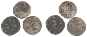 Graafschap Vlaanderen - Emissies met uitsluitend lokale symbolen 12e/13e eeuw - Mailles ND Brugge (Vanhoudt G 2398 and G 2399 Obv. knight with shield ...